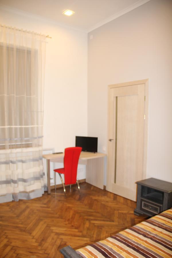 Apartment On Khorvatska Street Leopoli Esterno foto